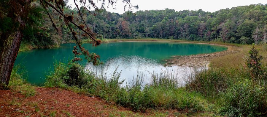 Un premier lac vert emeraude