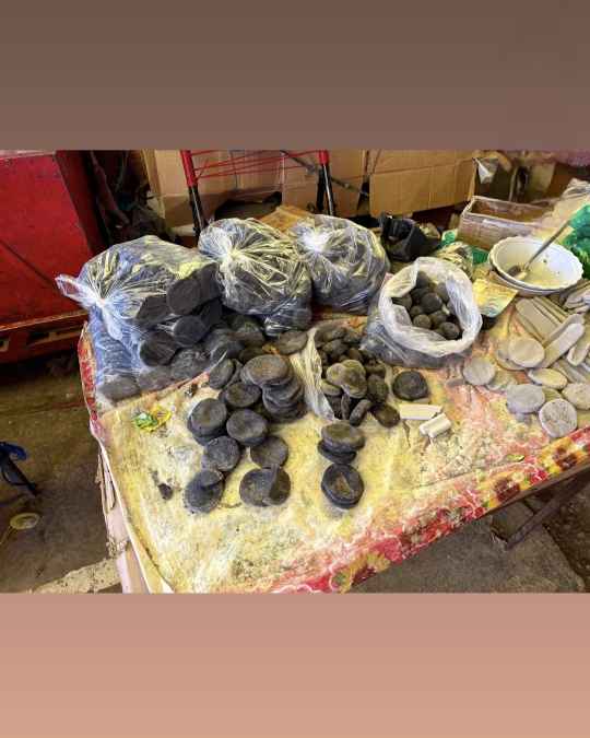 la pâte appelée lepta qui aide à mâcher les feuilles de coca