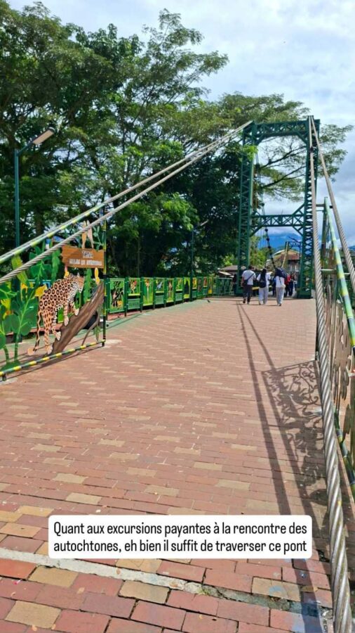 passerelle à Tena, Equateur