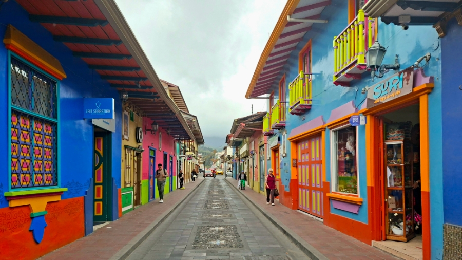 Loja, Équateur : la rue Nuestra Señora de Lourdes