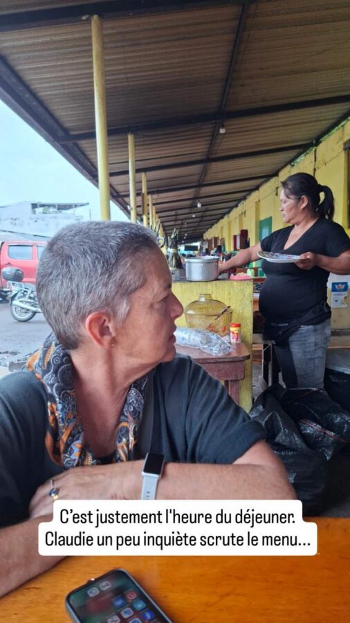 marché de Puyo, Équateur : petit restaurant