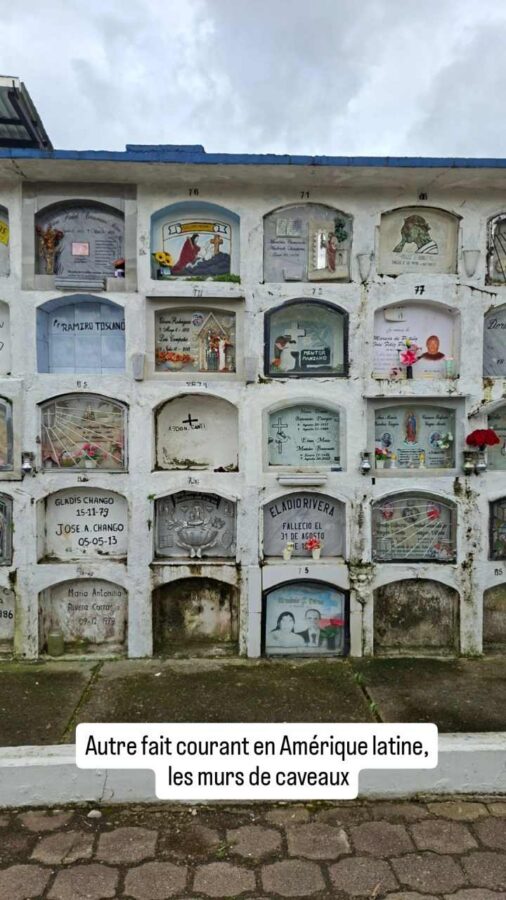 cimetière de Puyo : caveaux