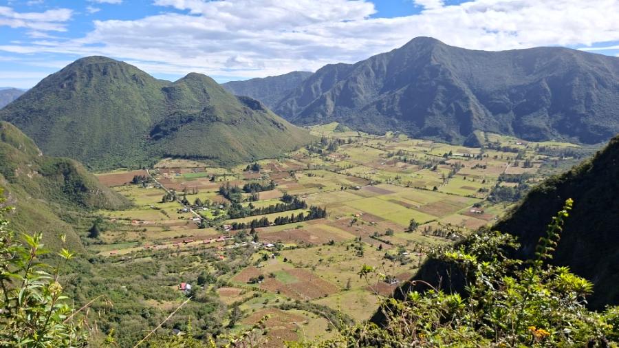 Entre Quito et la frontière colombienne, le cratère du volcan Pululahua