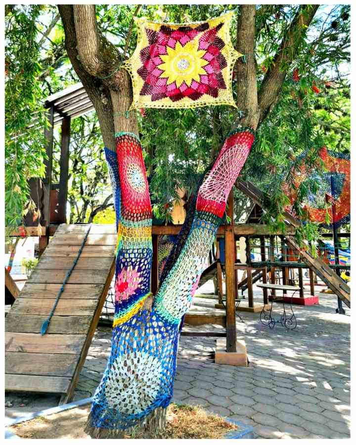 Tricot graffiti ou yarn bombing, Équateur