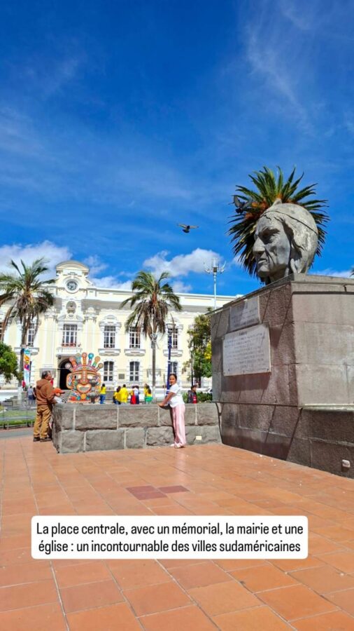 Otavalo, Équateur : place centrale