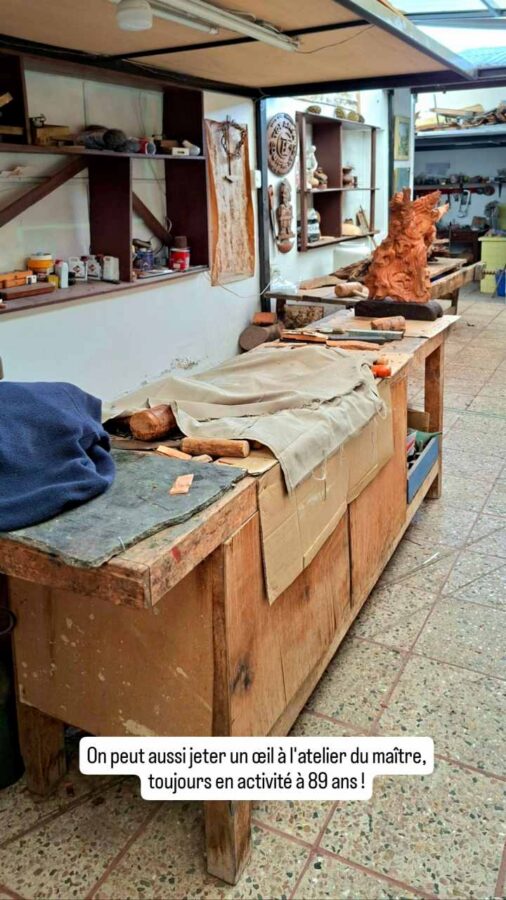 San Antonio de Ibarra, Équateur : atelier du sculpteur Luis Potosi