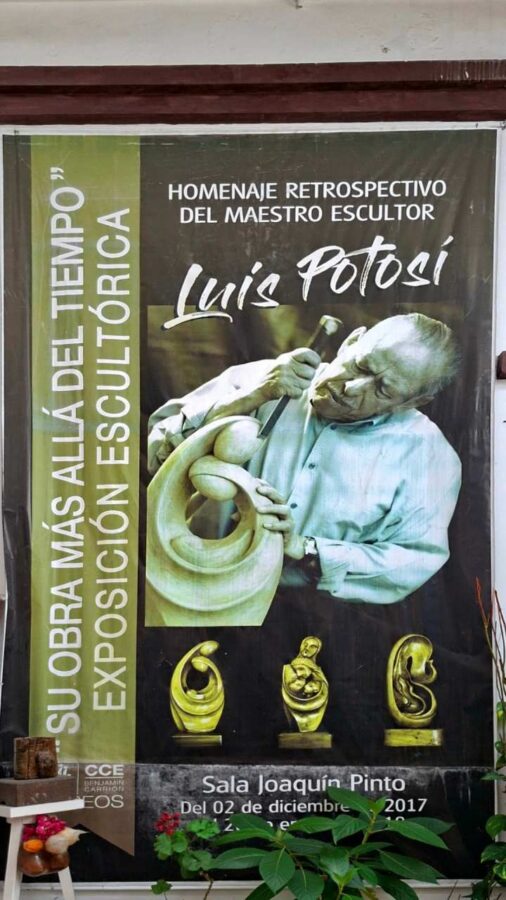 San Antonio de Ibarra, Équateur : affiche du sculpteur Luis Potosi