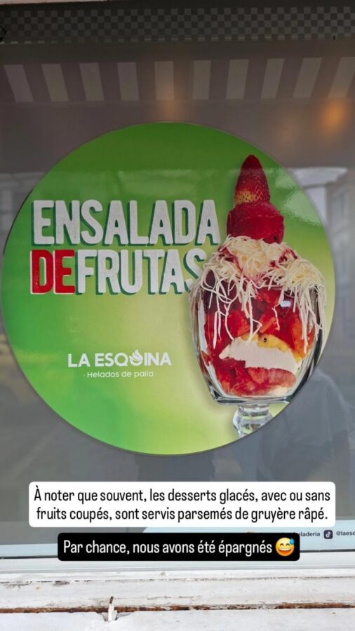 Ibarra, Équateur : salade de fruits au fromage râpé