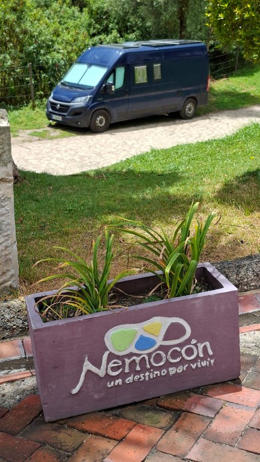 Nemocón, Colombie, Roberto au parking